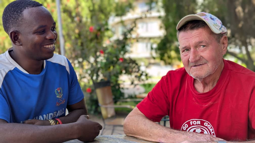 A Berlin handball legend as a volunteer coach in Tanzania